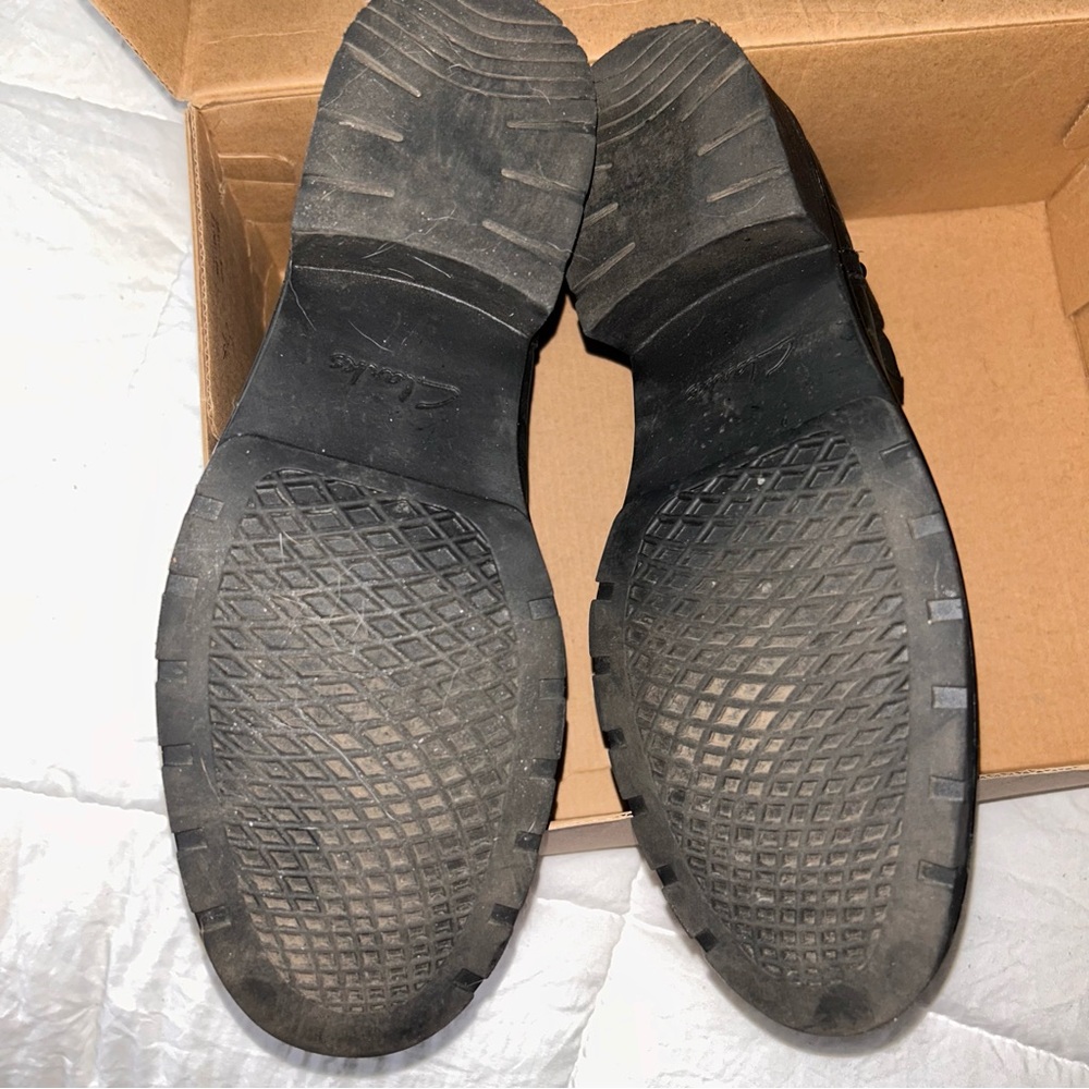 Clarks Tilden Zip II Boots - Picture 8 of 9